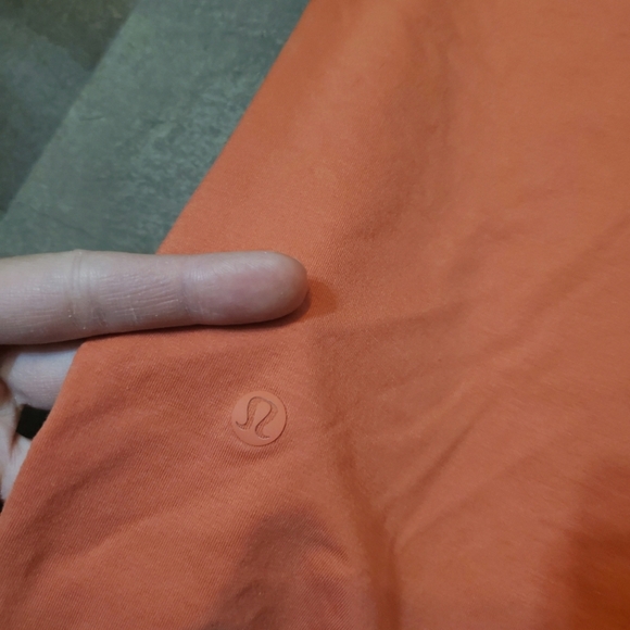 Bundle of 2 Lululemon soft short sleeves shirt. Orange. Very light grey. Men XL. - Picture 9 of 11